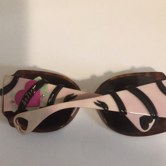 Betsey Johnson cream heartbreaker sunglasses main image 3